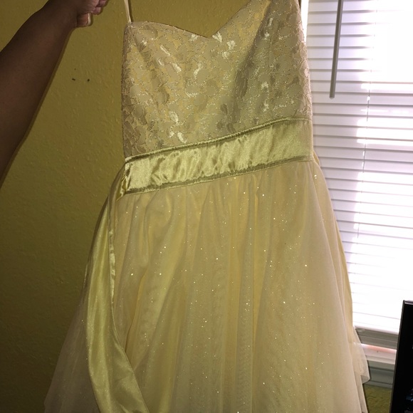 Prom dress - Picture 1 of 4